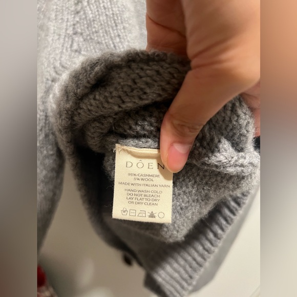 NWOT DOEN Geonna Cashmere V-neck Sweater in Morning Mist Gray - Picture 10 of 12
